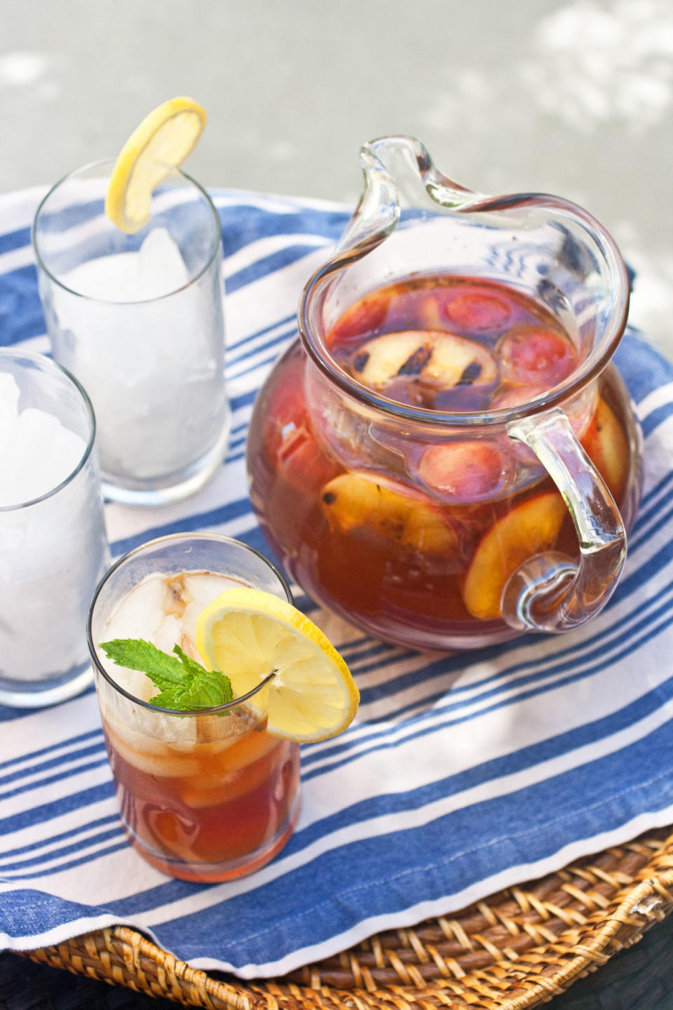 Peach Bourbon Sweet Tea Lemonade