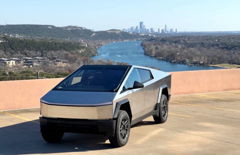 If you thought the Wild West was yesterday, then think again. Tesla's Cybertruck is a pick-up truck for today's space cowboys. With its dramatic sci-fi looks, the flat-bedder also outshines anything else on the road. We took one for a test drive. Thomas Geiger/dpa