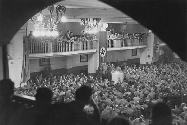 Discurso de Hitler en la cervecería Bürgerbräukeller de Munich