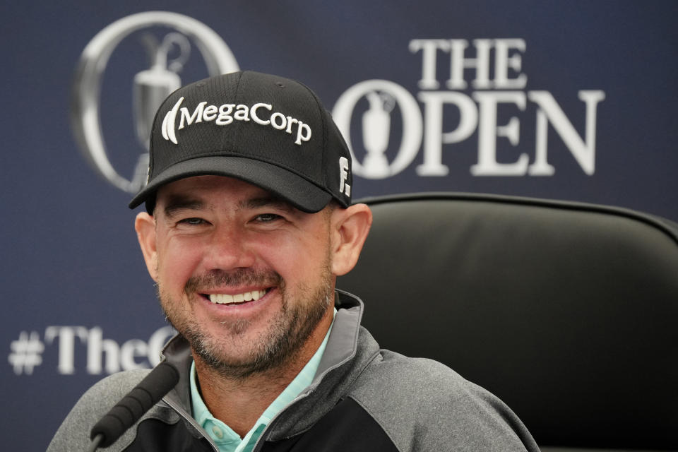 Brian Harman saltou para 10 abaixo na sexta-feira, dando a ele uma enorme vantagem de cinco tacadas sobre o resto do campo, faltando 36 buracos para o British Open.