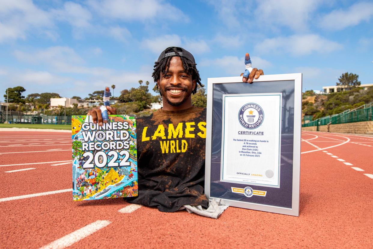 
Zion Clark – Fastest 20m On Hands_3


CAPTION

Zion Clark completed 20m walking on his hands in 4.78 seconds (Guinness World Records 2022)
