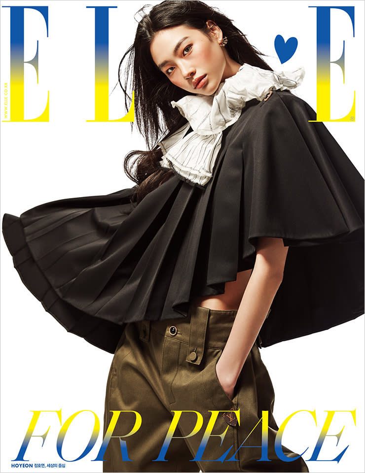 Jung Ho-yeon graces the cover of the April issue of Elle Korea magazine. (Photo: Elle Korea)