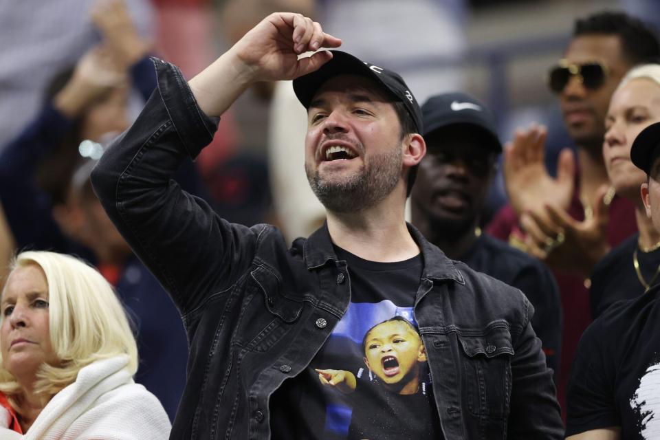 NEW YORK, NEW YORK - SEPTEMBER 02: Alexis Ohanian reacts during the Women's Singles Third Round match between Ajla Tomlijanovic of Australia and Serena Williams of the United States on Day Five of the 2022 US Open at USTA Billie Jean King National Tennis Center on September 02, 2022 in the Flushing neighborhood of the Queens borough of New York City. (Photo by Elsa/Getty Images)