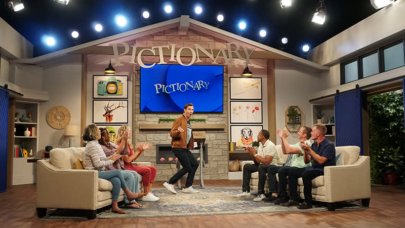  Fox First Run's 'Pictionary' is hosted by Jerry O'Connell. 