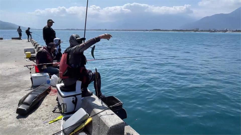 花東海域享受釣魚樂趣！　海釣漁獲種類多、轉賣賺外快