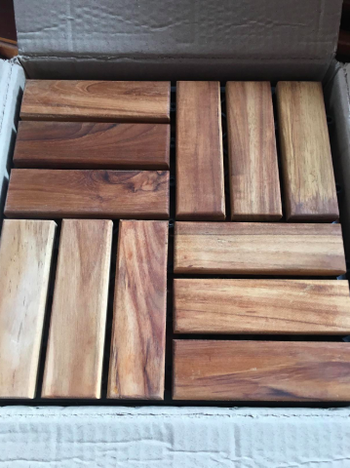 close up of the teak tiles