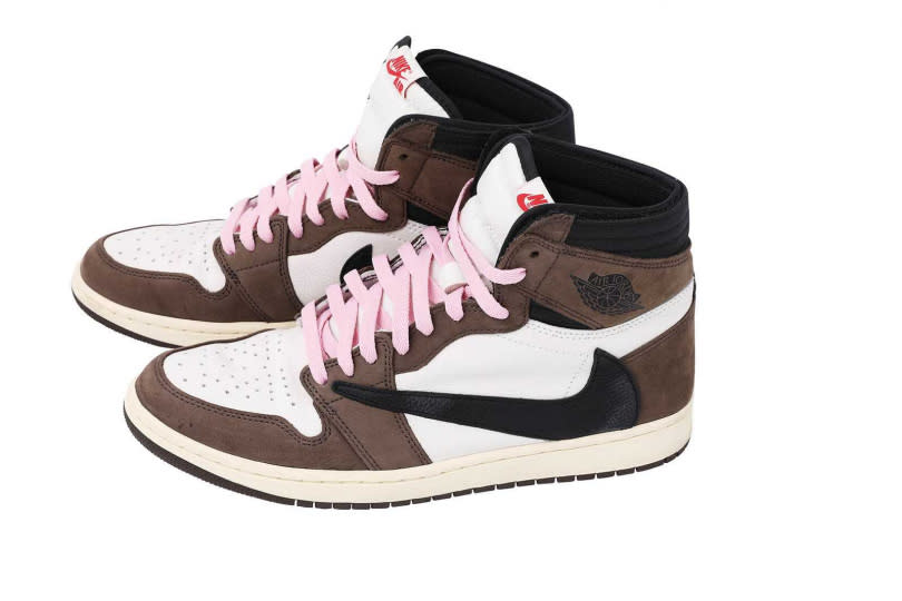 Travis Scott × NIKE SB Dunk Low／約45,000元（圖／戴世平攝）