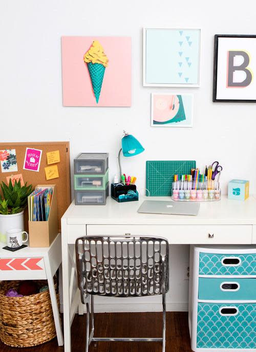 10 Essentials That Complete Your Office Desk Space