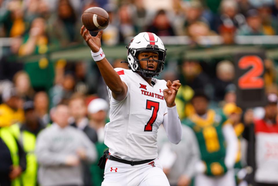 Texas Tech quarterback Donovan Smith completed 15 of 23 passes for 263 yards Saturday in a 27-24 loss to No. 9 Baylor. Smith threw fourth-quarter touchdown passes to McLane Mannix and Travis Koontz.