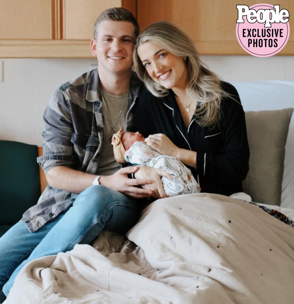 CHRIS COLSTON baby exclusive. Chris Colston and his wife Peyton had a baby girl - Emersyn Ruth Colston on May 20th at 12:30 AM. Photo Credit: Hannah Neely