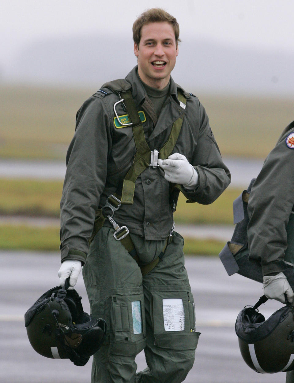 ARCHIVO - El príncipe Guillermo de Gran Bretaña en el aeródromo de RAF Cranwell, Lincolnshire, Inglaterra, el 17 de enero de 2008. (Foto AP/Kirsty Wigglesworth, archivo)