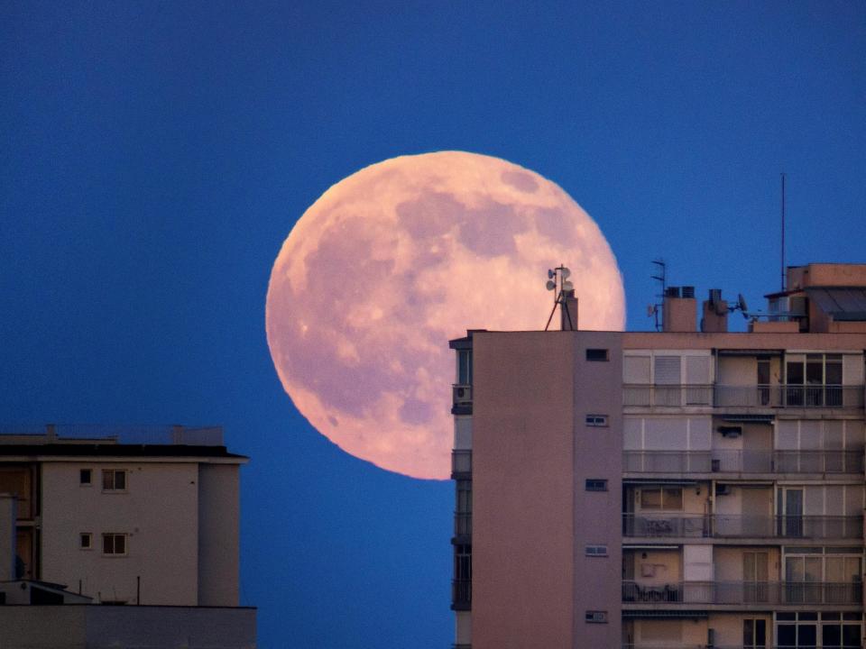 April's supermoon will offer the biggest and brightest view of the full moon in over a year: Getty Images/iStockphoto