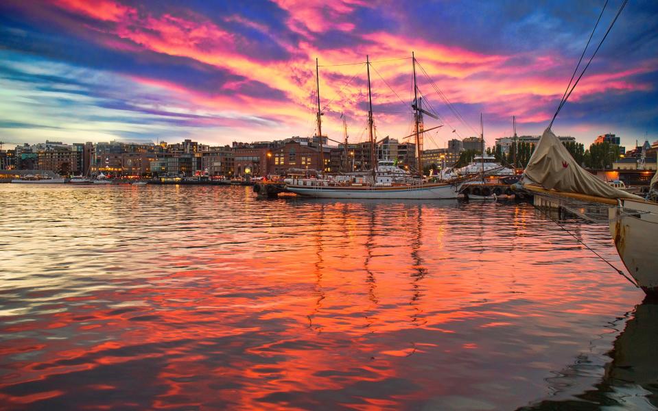 Oslo harbour at sunset - Jens_Lambert_Photography