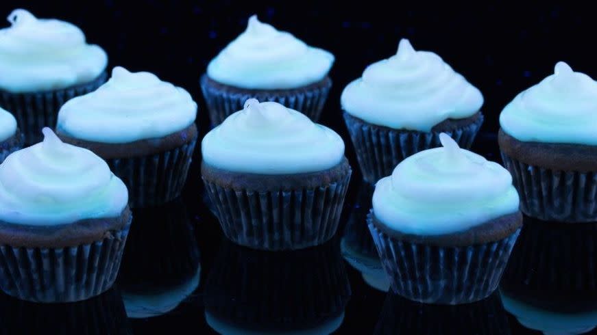 glow-in-the-dark frosting on Halloween cupcakes