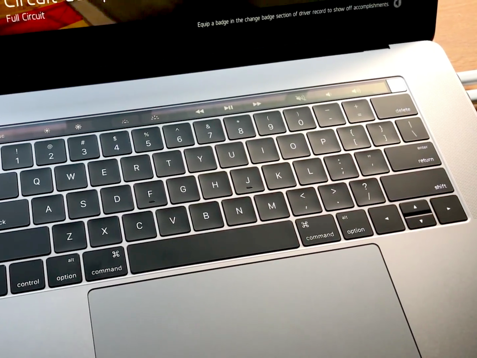 macbook pro 2016 touch bar 15 inch