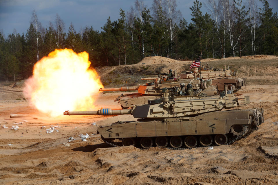 美國同意出售M1A2T新型的艾布蘭主力戰車，2024年將交貨38輛給台灣陸軍。圖為2021年3月美國與北約在拉脫維亞聯合演習。路透社