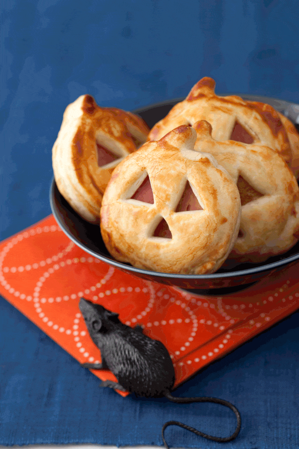 Jack-o-Lantern Sandwich Bites