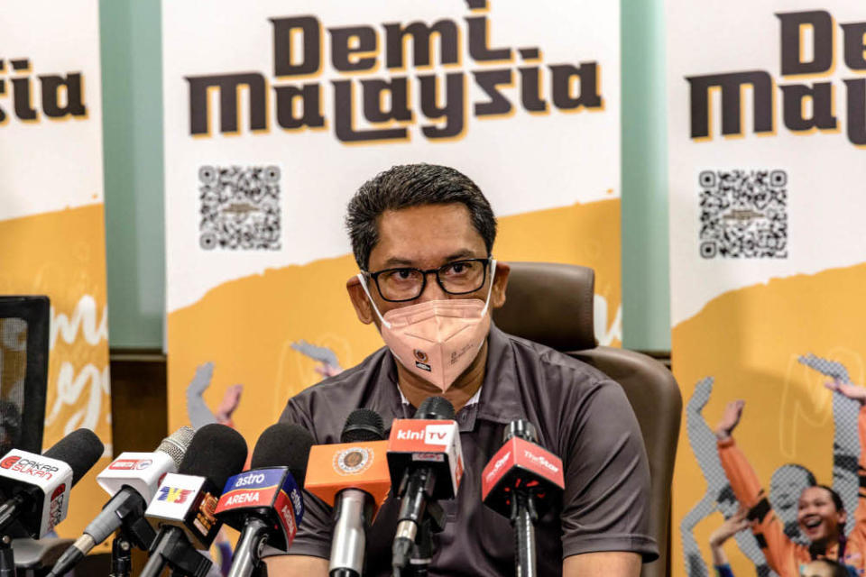 Youth and Sports Minister Datuk Seri Ahmad Faizal Azumu speaks during a press conference at the National Sports Council, Bukit Jalil in Kuala Lumpur January 26, 2022. &#x002014; Picture by Firdaus Latif