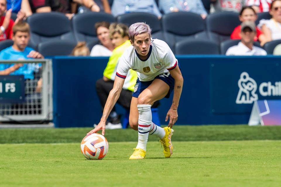 Rapinoe prepares for a free kick against Nigeria (AP)