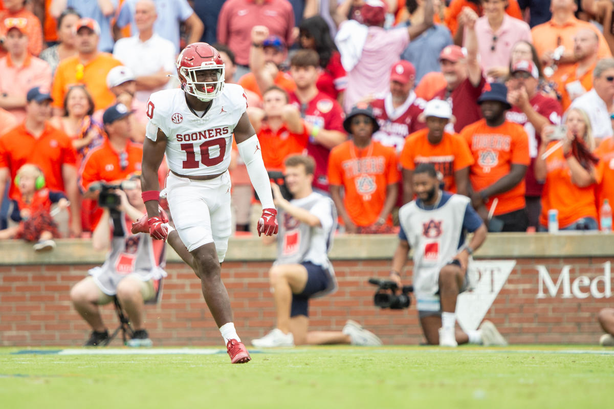 No. 21 Oklahoma receives pick 6 from Kip Lewis and completes comeback win over Auburn