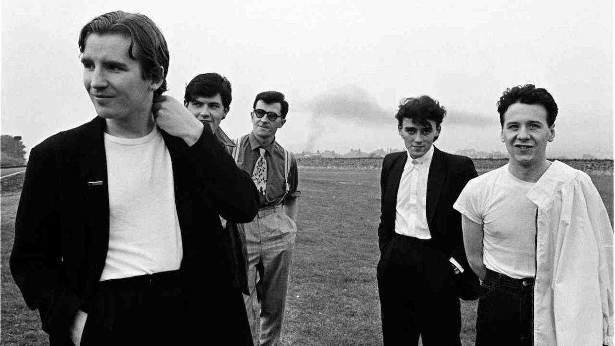  A group portrait of Simple Minds, near Edinburgh, Scotland, 27th August 1981. L-R Derek Forbes, Charlie Burchill, Kenny Hyslop, Mick MacNeil and Jim Kerr. . 