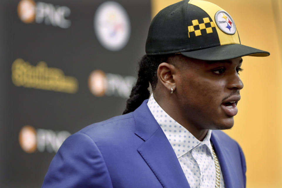 Pittsburgh Steelers first-round LB Devin Bush is among the Rookie of the Year favorites. (AP Photo)