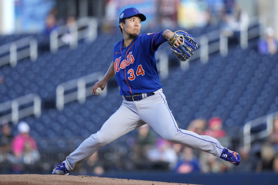 New York Mets starting pitcher Kodai Senga, of Japan, throws during the first inning of a spring training baseball game against the Washington Nationals, Thursday, March 16, 2023, in West Palm Beach, Fla. (AP Photo/Lynne Sladky)