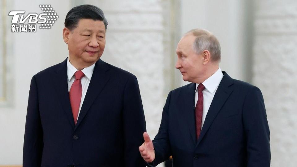 2023年3月21日，俄羅斯總統普欽歡迎到訪的中國大陸國家主席習近平。其後習近平派遣特使前往烏克蘭轉移評聲浪，並尋求發揮更大的外交力量作用。（圖／達志影像美聯社）