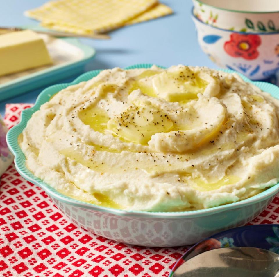 <p>The best part about Ree Drummond's classic mashed potatoes is that they can be made a day in advance. "This has made a world of difference in my Thanksgiving Day sanity," she says. </p><p><a href="https://www.thepioneerwoman.com/food-cooking/recipes/a12083/delicious-creamy-mashed-potatoes/" rel="nofollow noopener" target="_blank" data-ylk="slk:Get Ree's recipe.;elm:context_link;itc:0;sec:content-canvas" class="link "><strong>Get Ree's recipe.</strong></a></p>