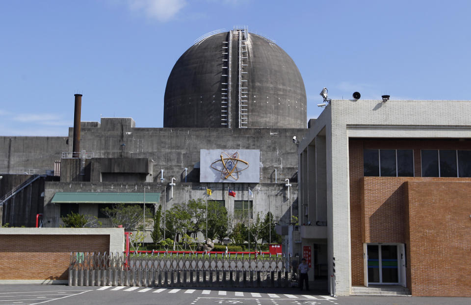 Taiwan&#39;s third nuclear power plant is seen during a safety drill in Pingtung county, southern Taiwan, September 10, 2013.  REUTERS/Pichi Chuang (TAIWAN - Tags: ENERGY)