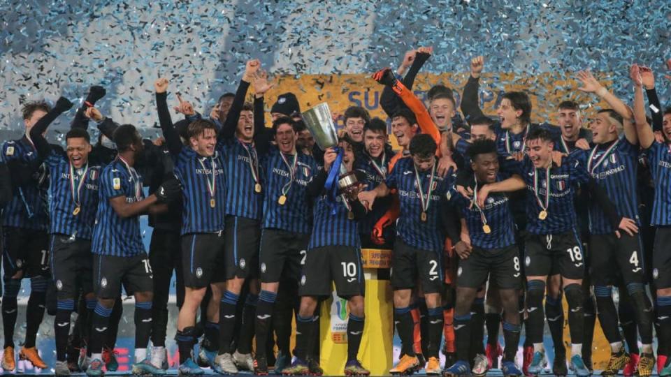 I festeggiamenti dell'Atalanta, ultima vincitrice del Campionato Primavera | Jonathan Moscrop/Getty Images