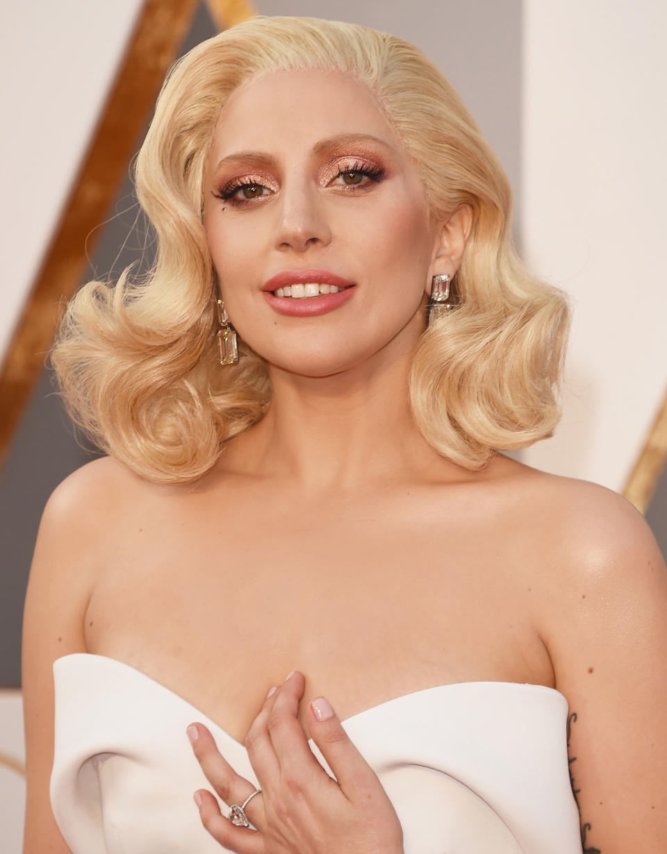 Lady Gaga Reveals She Has Fibromyalgia