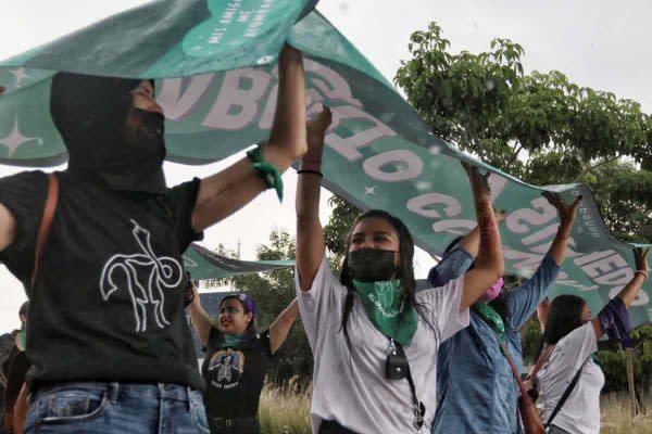 Mujeres marchan por la legalización del aborto 