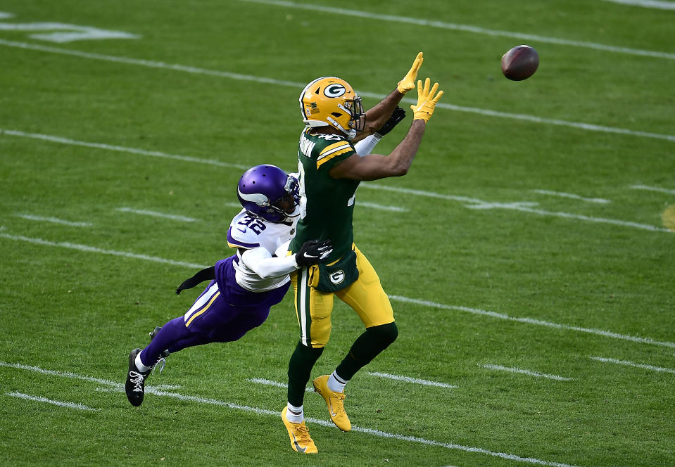 Mark Fields suffered a punctured lung after Packers wide receiver Equanimeous St. Brown's cleats hit him in the chest on Sunday. (Stacy Revere/Getty Images)