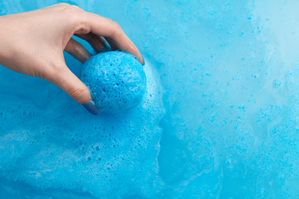 The warning comes after a man pranked his partner by adding blue dye to her bath. (Getty Images)