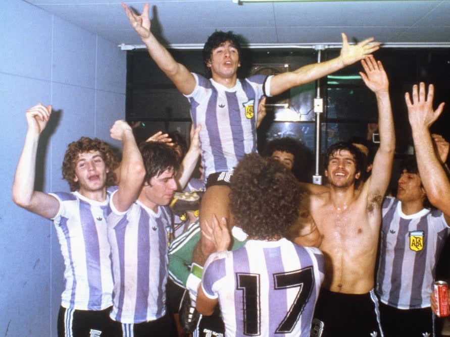 Diego Maradona celebrates with teammates (Getty Images)