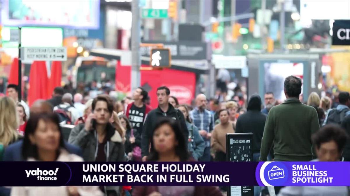 There's nothing festive about  boarded-up storefronts': Union Square  retailers look different this holiday season