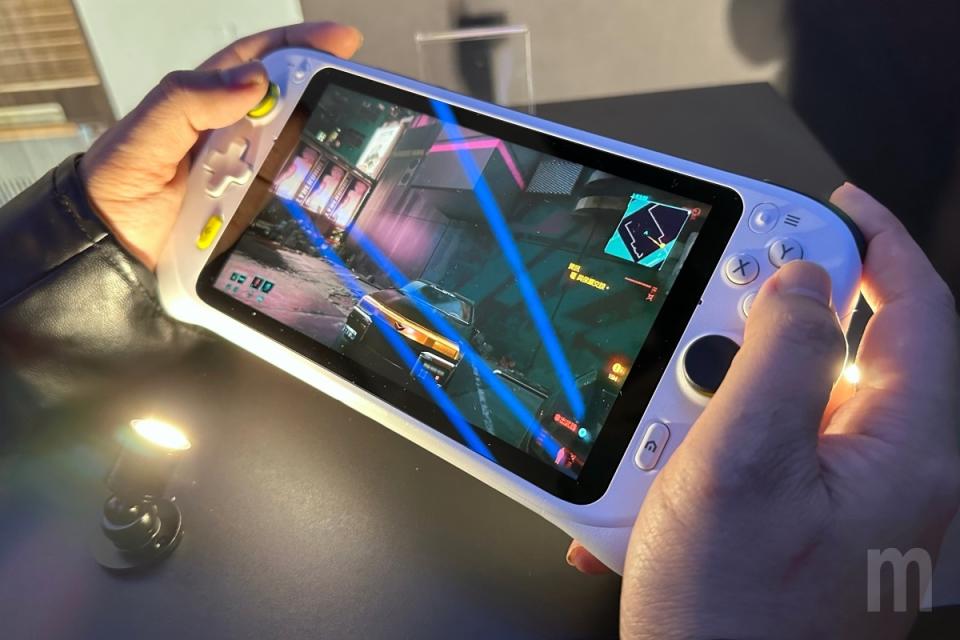 Logitech G CLOUD Gaming Handheld正式登台，攜手台灣大哥大合作資費方案