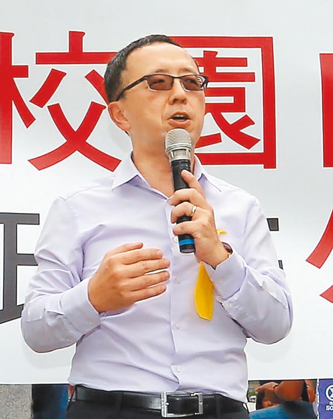 台大政治系莫內講座教授蘇宏達因1年多前在臉書上批評故宮政策，去年12月遭警方到家中「查水表」，台大2日聲明表示，此舉侵害言論自由，希望有關單位遵守憲法，確保人民言論自由。（本報資料照片）