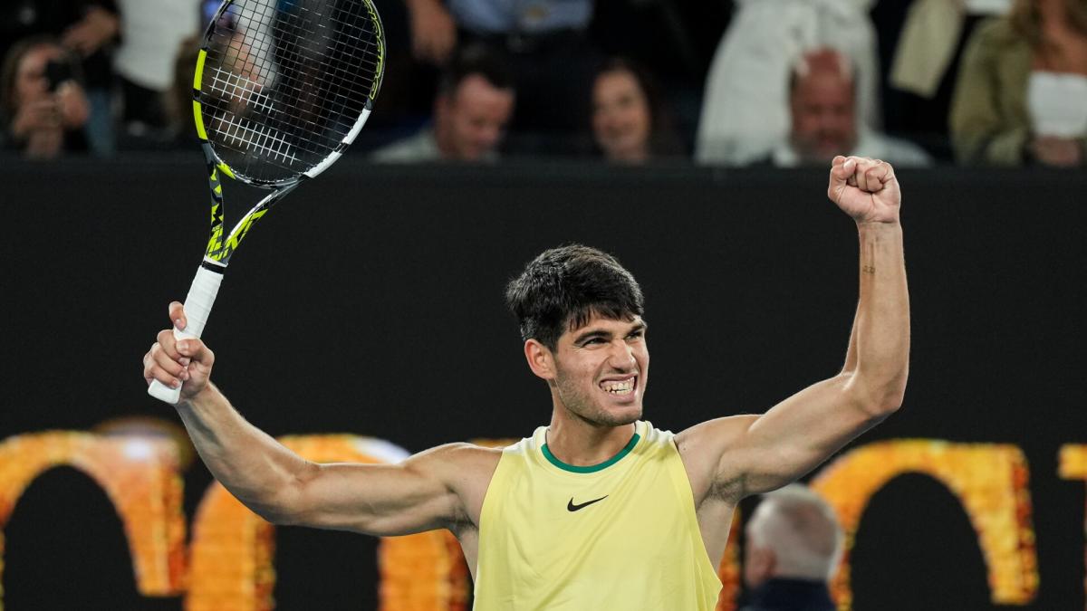 Carlos Alcaraz completes historic Australian Open men's quarterfinal lineup  - Yahoo Sports