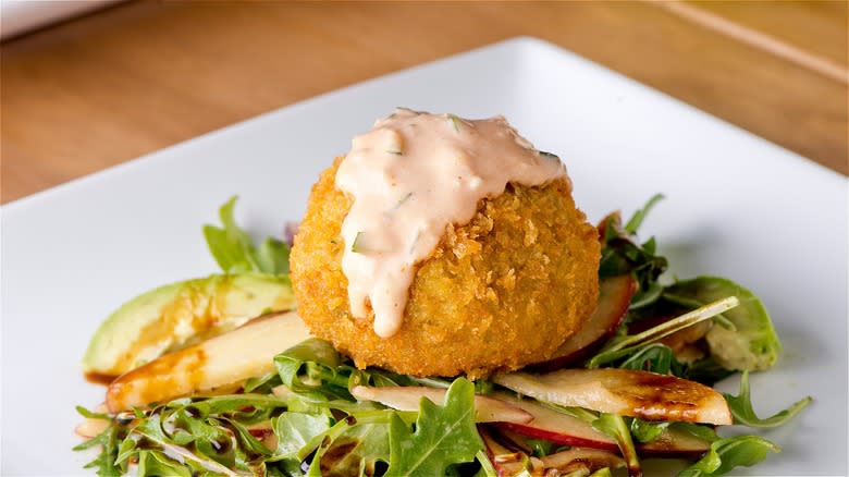 Crab cake with remoulade