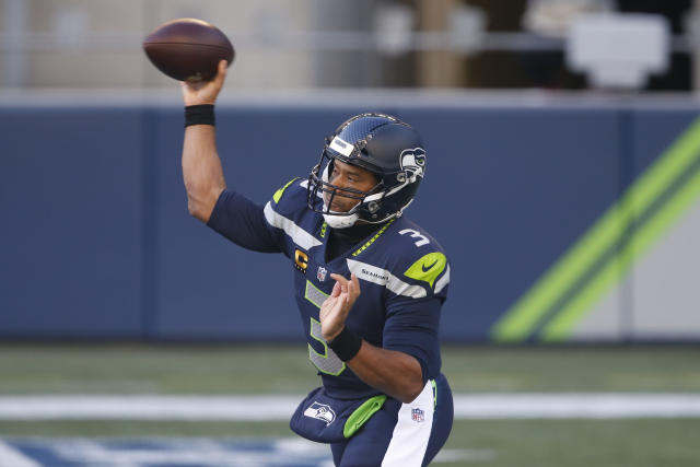 What NBA player's jersey did Russell Wilson wear?