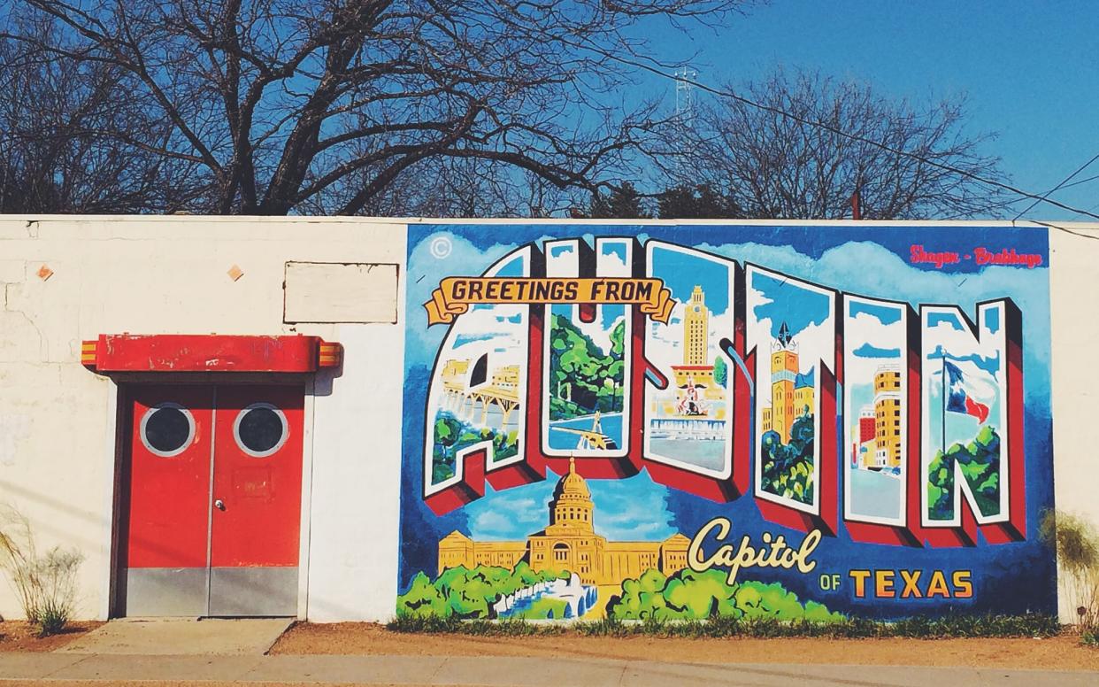 Murals can be found in every urban neighbourhood of Austin – it is a cornerstone of the city's identity - Copyright 2014 Magalie L'Abbé. All rights reserved.