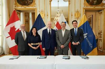 From left to right: Serge Lamontagne, Director General of the City of Montreal; Val&#xe9;rie Plante, Mayor of the City of Montreal; the Honourable St&#xe9;phane Dion, Canadian Ambassador to France; Bruno Delsalle, Director General of AIVP and Martin Imbleau, President and CEO of MPA. Photo credit: Andr&#xe9; Caty (CNW Group/Montreal Port Authority)