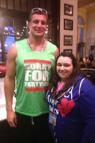 Rob Gronkowski's shirt says he's sorry for the party