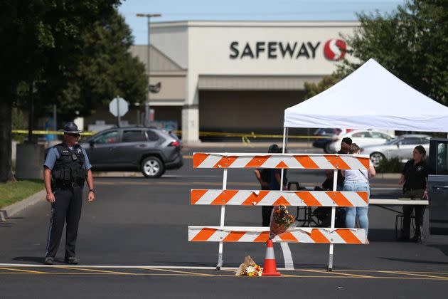 The Forum Shopping Center in Bend, Ore. remained closed Monday, Aug. 29, 2022 as police investigated a shooting at the Safeway there that left two people and the suspected gunman dead Sunday night. (Photo: Dave Killen/The Oregonian via AP)