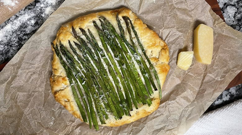 cheesy asparagus galette 