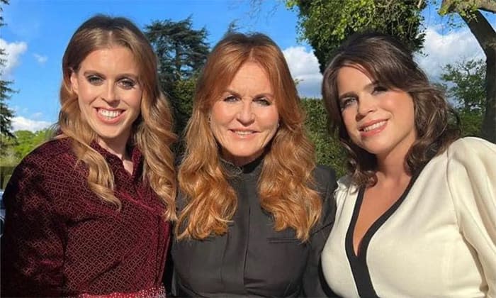 Sarah Ferguson y sus hijas Beatriz y Eugenia de York