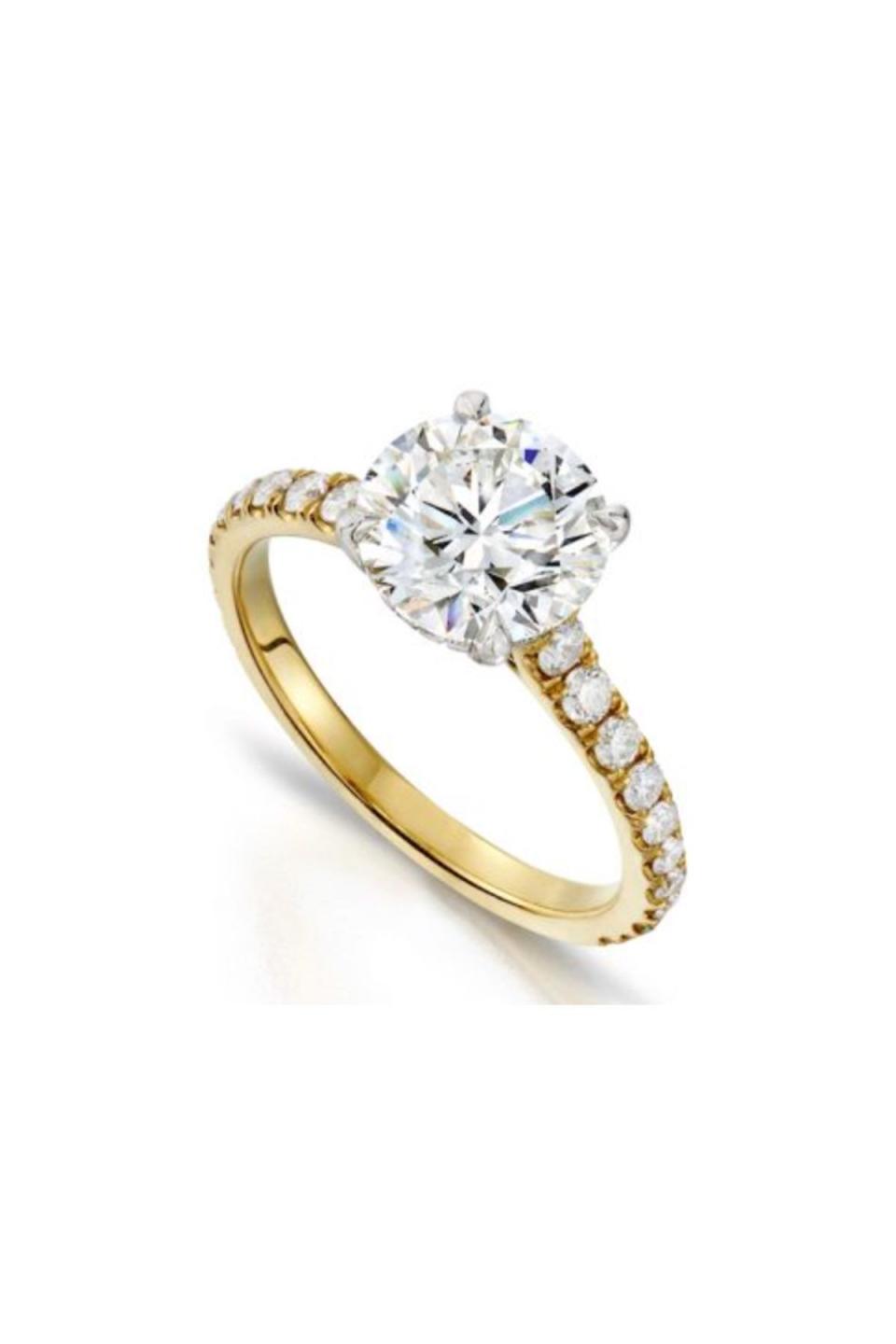 Round Brilliant-Cut White Diamond Ring