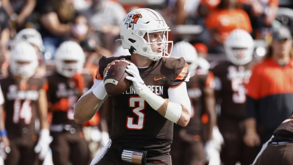 Bowling Green quarterback Matt McDonald passes against the Akron.